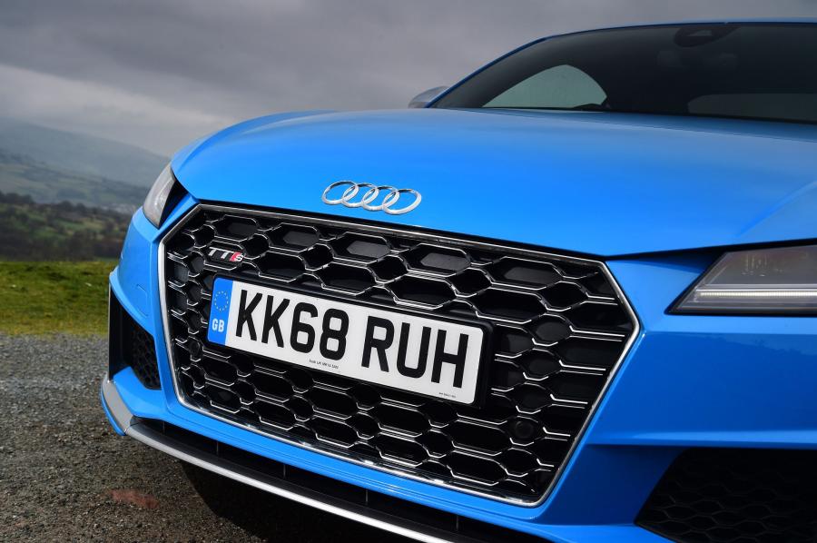 Детали экстерьера Audi TTS Coupe (8S) 2019 года  (UK) (фото 16 из 17)